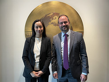 Ms Jacko Tsang, Director of the Hong Kong Economic and Trade Office in San Francisco (left) is pictured with Mr Josh Davis, Vice President of Global Trade & Investment, Greater Seattle Partners (right). Ms Jacko Tsang, Director of the Hong Kong Economic and Trade Office in San Francisco (left) is pictured with Mr Josh Davis, Vice President of Global Trade & Investment, Greater Seattle Partners (right).