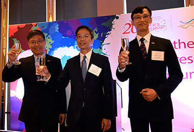 Commissioner Clement Leung (center); Director Ivanhoe Chang (right) and Consul General of the People's Republic of China in Los Angeles, Mr Liu Jian (left) propose a toast at the gala reception in Los Angeles to celebrate the 20th anniversary of the establishment of the Hong Kong Special Administrative Region.