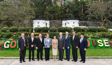 The Chief Executive, Mrs. Carrie Lam (center), met with the visiting Co-Chairs of the Congressional US-China Working Group (USCWG), Mr. Rick Larsen (third right) and Mr. Darin LaHood (second right), and four members of the USCWG at Government House on March 18.